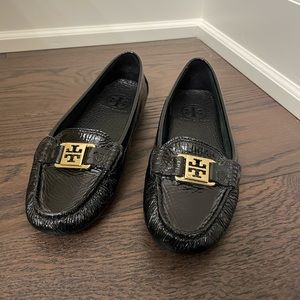 Tory Burch driving loafer - black patent - size 6.5